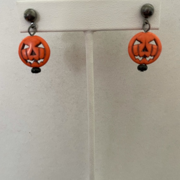HAND CRAFTED Halloween Jack O’Lantern Orange Earrings Gunmetal Ear Posts - Picture 6 of 13